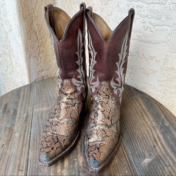 Brown Leather Western Cowboy Boots - Picture 3 of 8